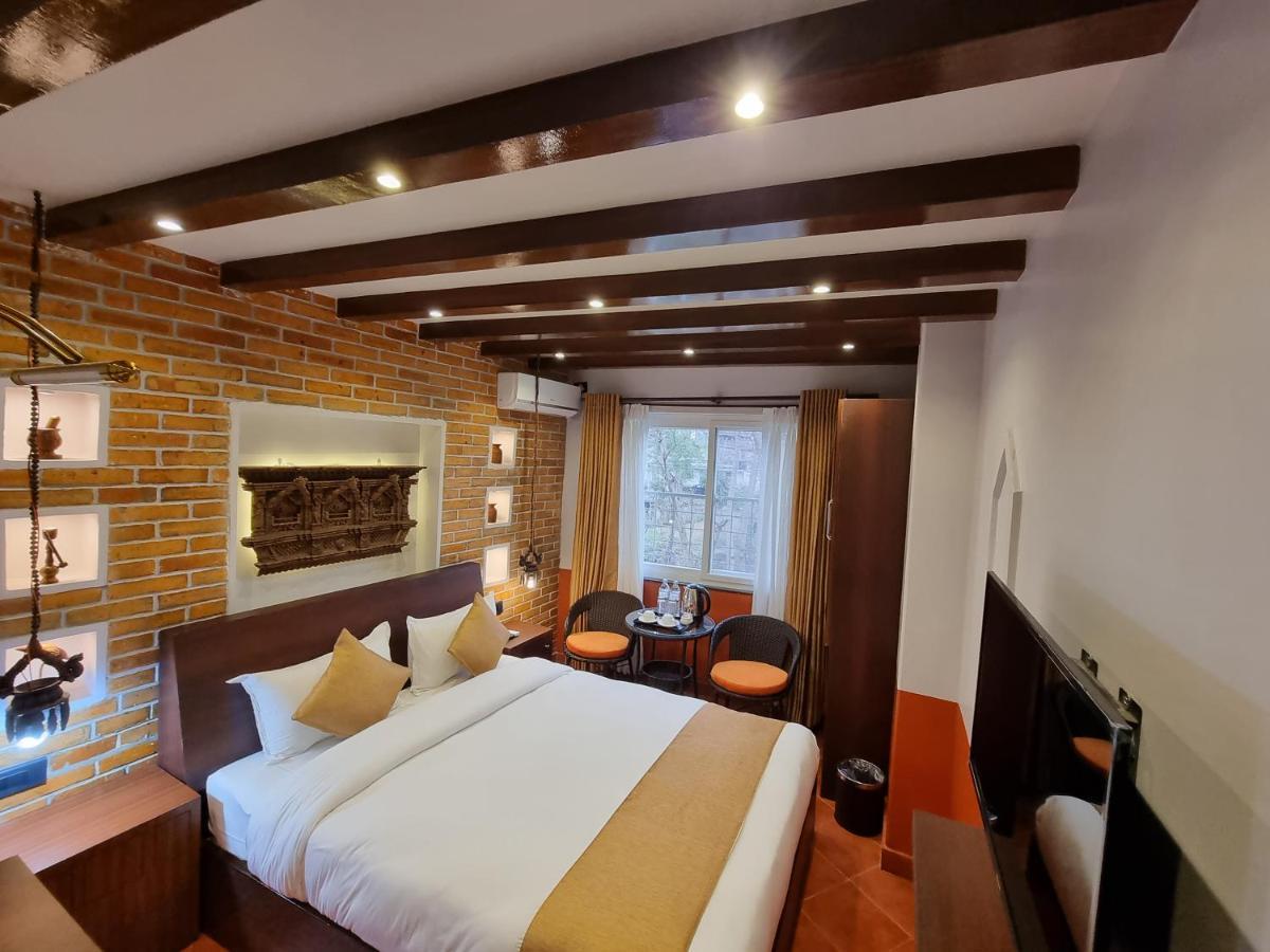 Chautari Boutique Hotel Pokhara Dış mekan fotoğraf