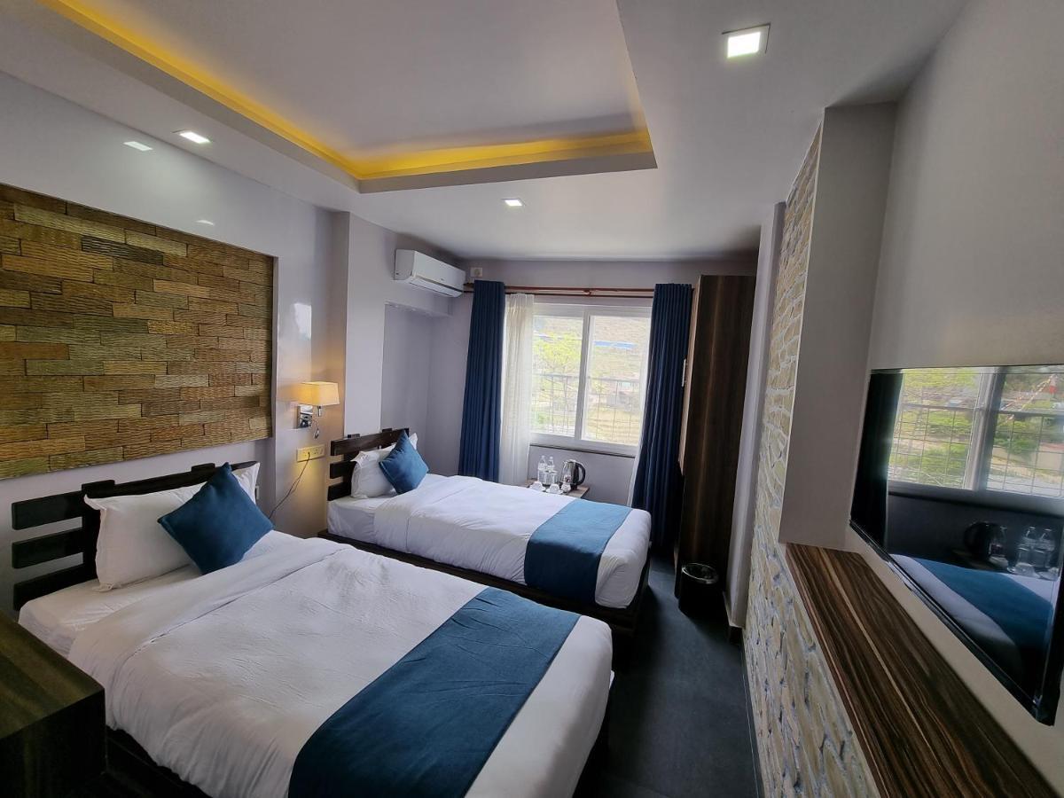 Chautari Boutique Hotel Pokhara Dış mekan fotoğraf