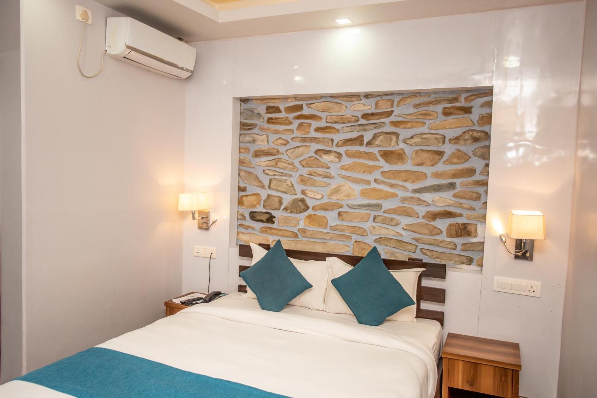 Chautari Boutique Hotel Pokhara Dış mekan fotoğraf