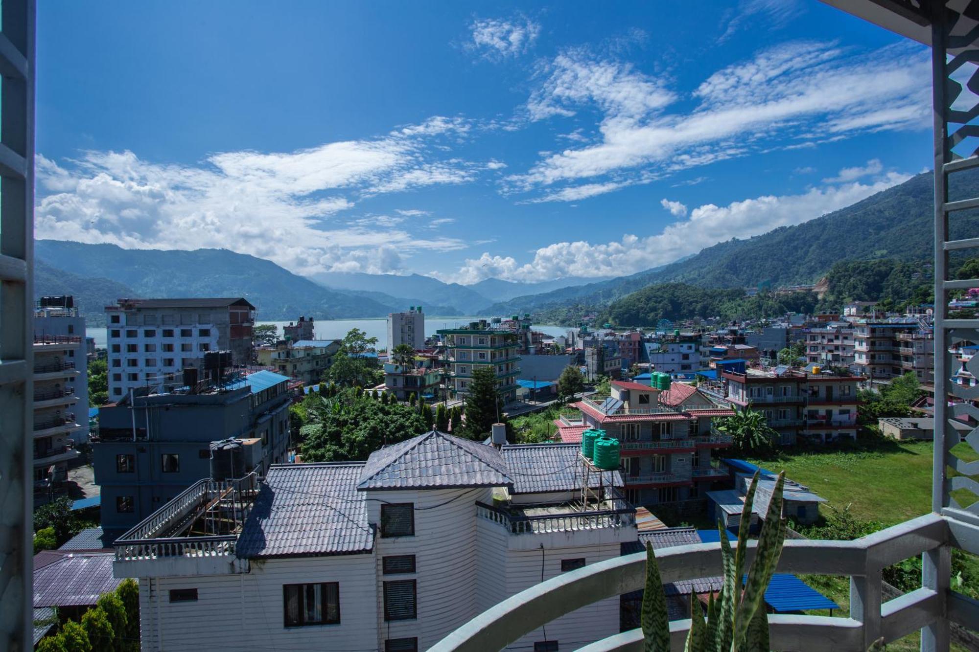 Chautari Boutique Hotel Pokhara Dış mekan fotoğraf