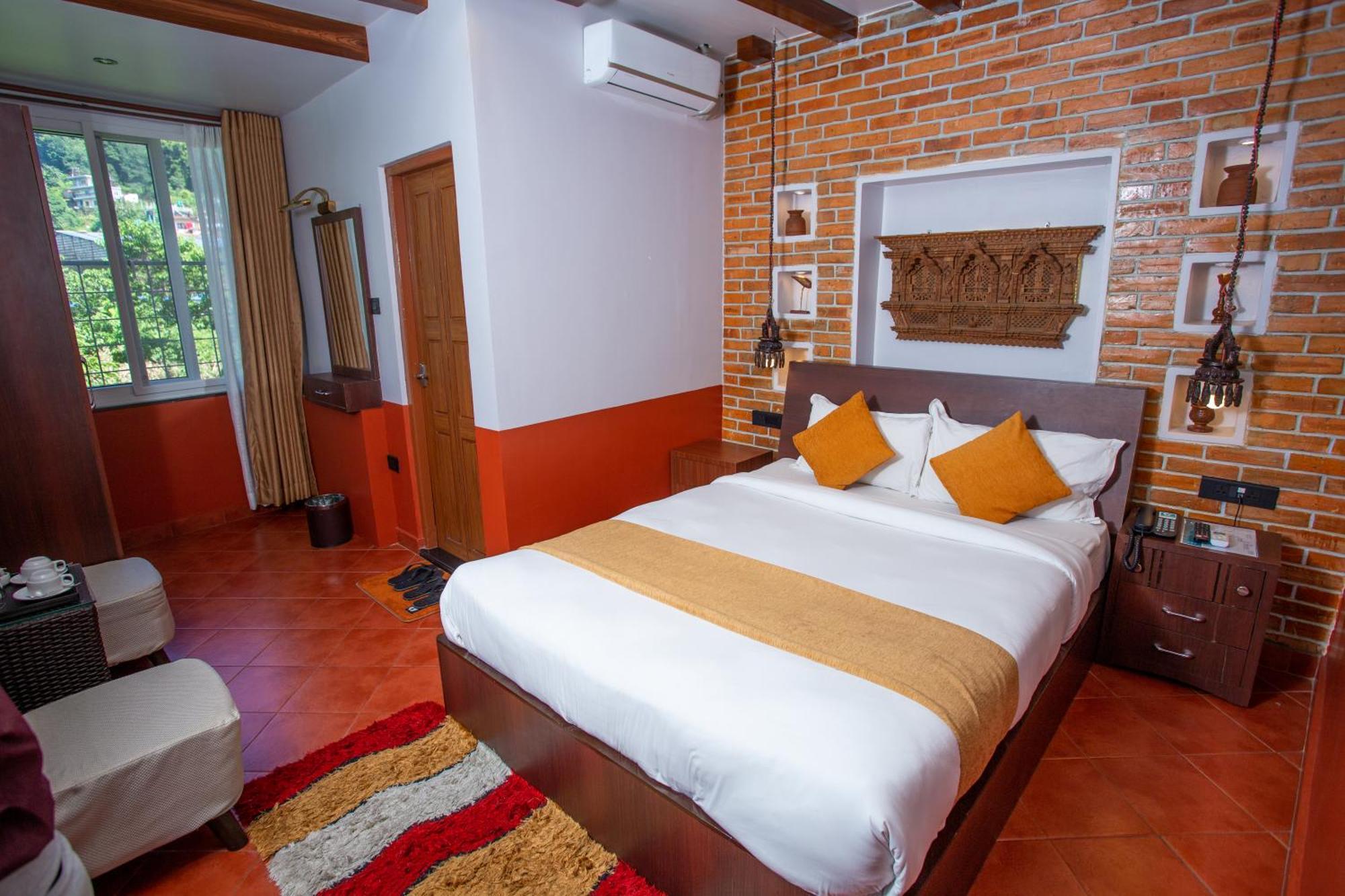 Chautari Boutique Hotel Pokhara Dış mekan fotoğraf